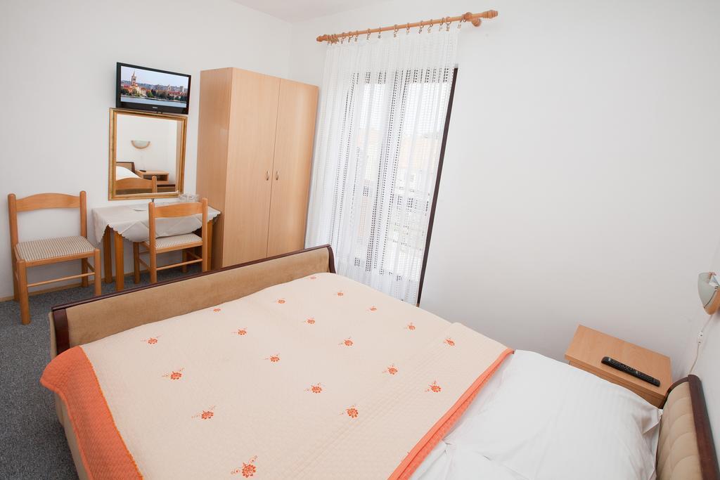Pansion Maria Bed & Breakfast Zadar Phòng bức ảnh